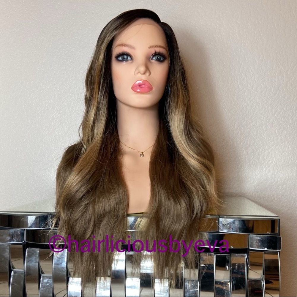 Golden honey blonde wig wavy side middle part